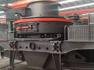 立式?jīng)_擊破碎機怎么樣？怎么解決出分粉高的問題？